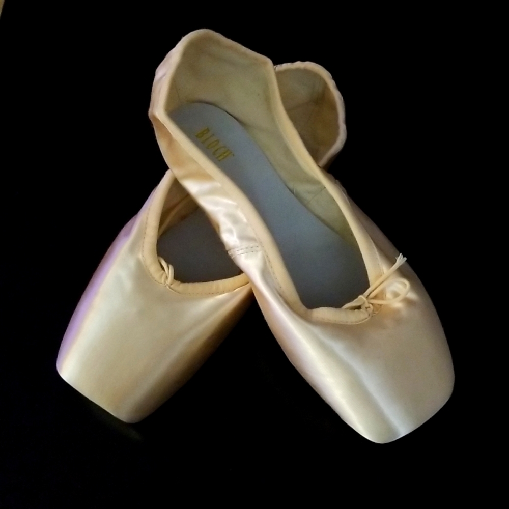 Bloch Serenade 5.5 E Pointe Shoes